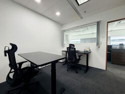 Gateway East (D7), Office #578153261